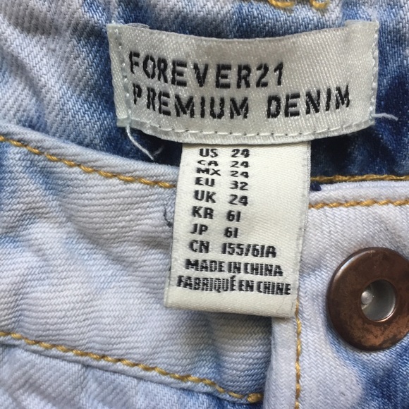 🍩Forever21 Acid Washed Distressed Denim Shorts - Picture 3 of 5